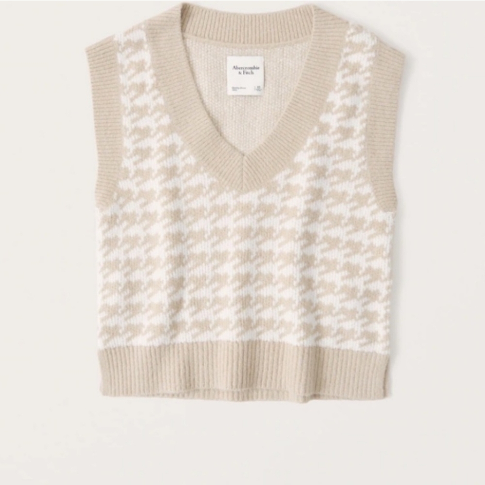 Abercrombie & Fitch Beige and White V-Neck Sweater Vest
